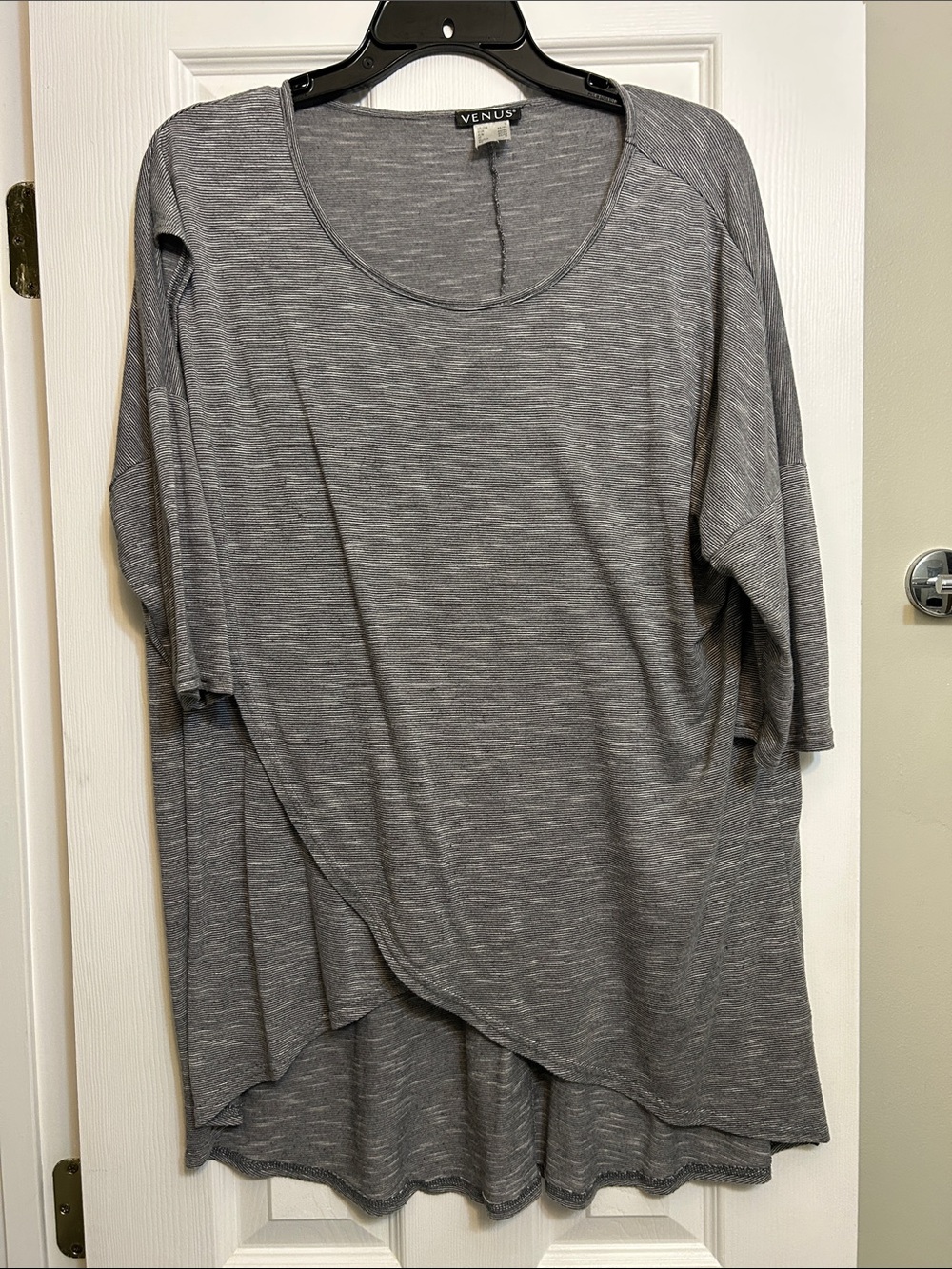VENUS Heathered Charcoal Scoop Neck Tunic